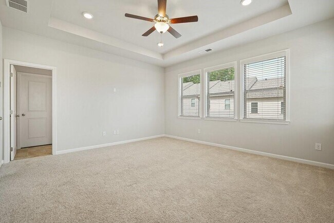 Building Photo - 4240 Hickory Pne Aly