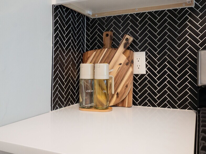 Building Photo - 1212 Broadway