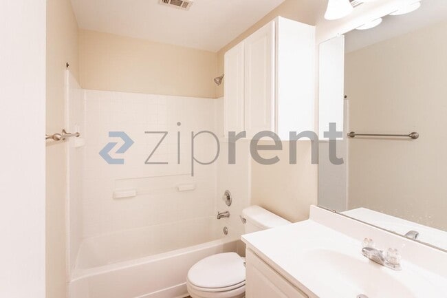 Building Photo - 419 Indian Meadow Dr