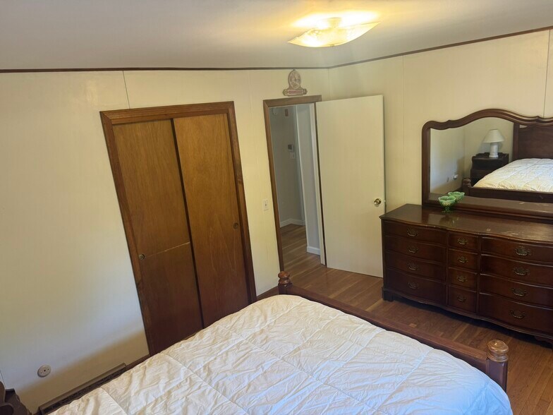 Bedroom 2 - 15 Lombardi Hts