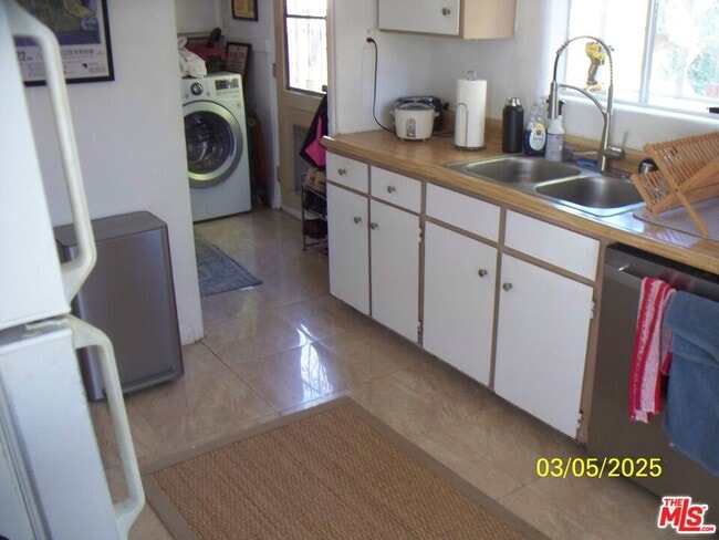 Building Photo - 4354 Coolidge Ave