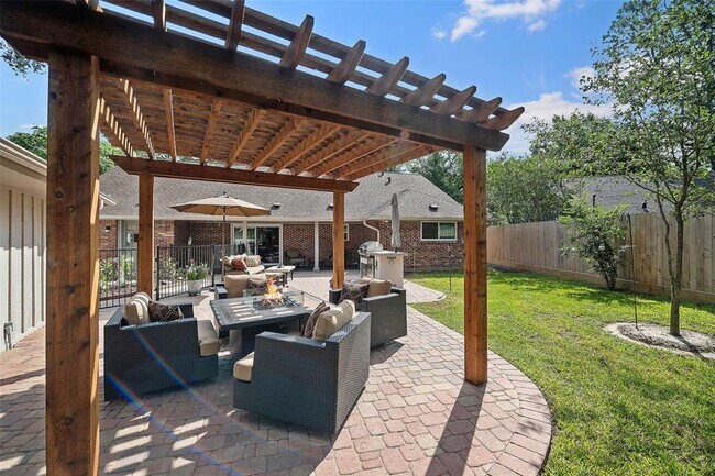 Building Photo - 1615 Maux Dr