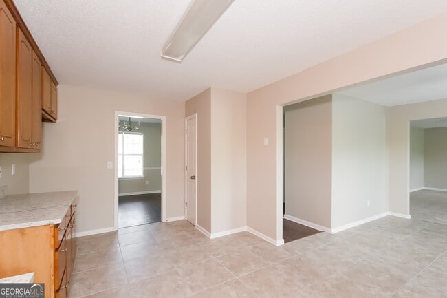 Building Photo - 5934 Colonnade Dr