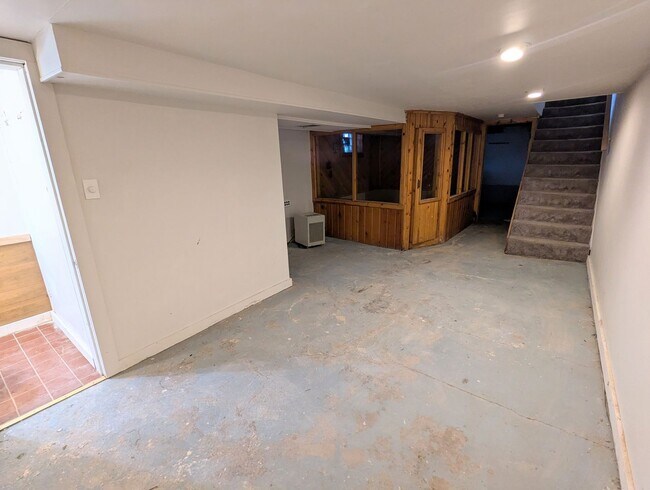 Building Photo - 2 Bedroom 1.5 Bathroom Single Family Home ...