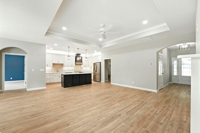 Building Photo - 80 Lane 520 Lake James