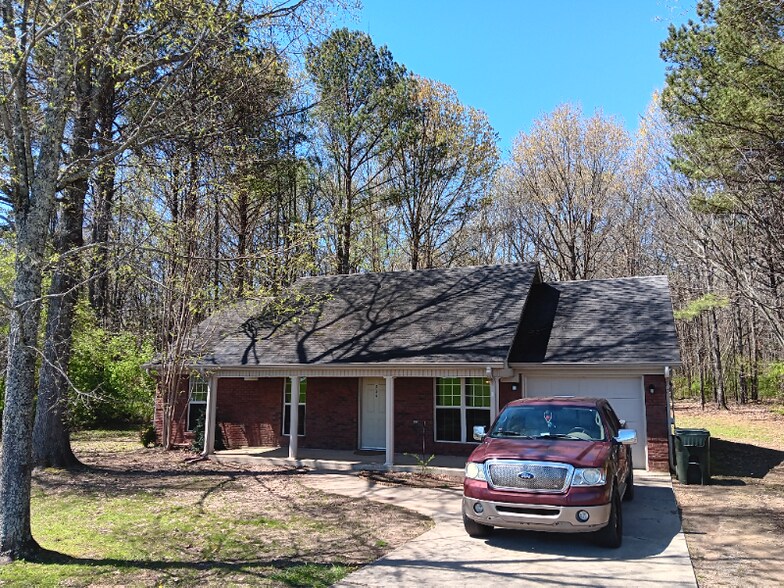Building Photo - 264 Welcome Home Village Rd