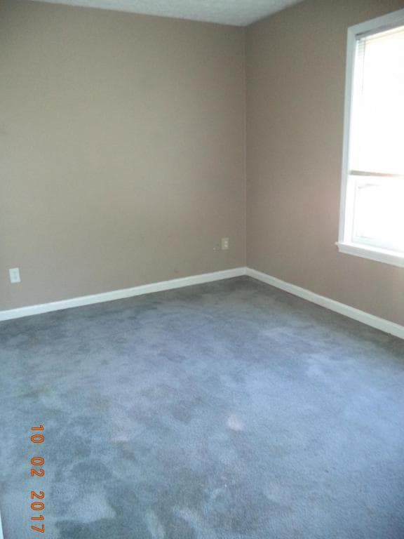 Building Photo - 619 Iowa Ave