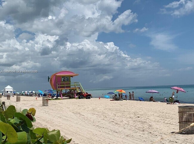 Building Photo - 7445 Harding Ave