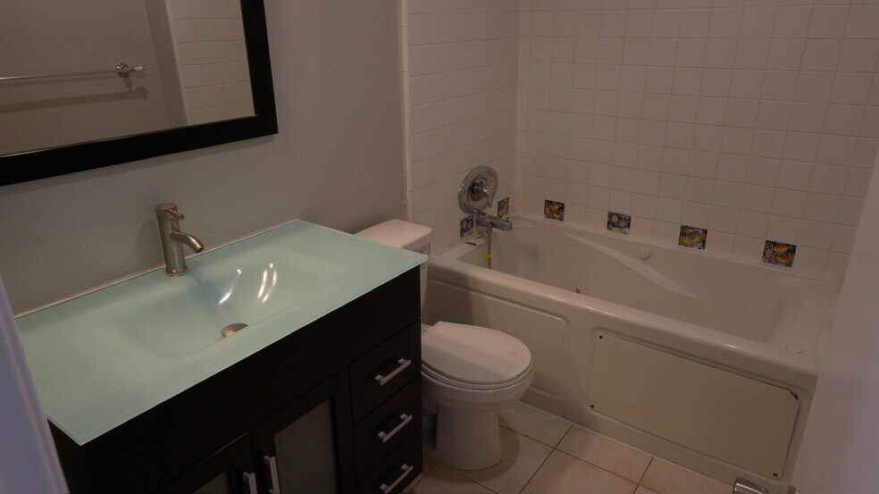 Building Photo - 18555 Collins St