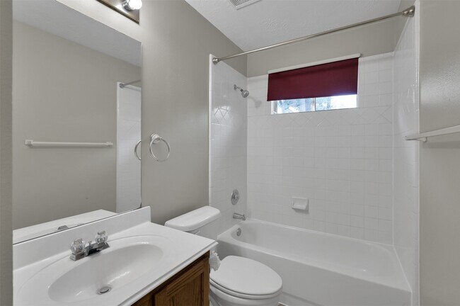 Building Photo - 318 Paradise Ln