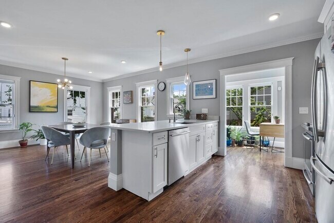 Building Photo - 81 Butler St