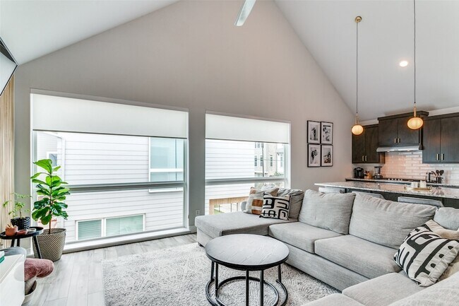 Building Photo - 1111 Barsotti Ct