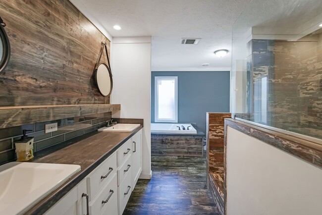 Building Photo - 29703 Midland St