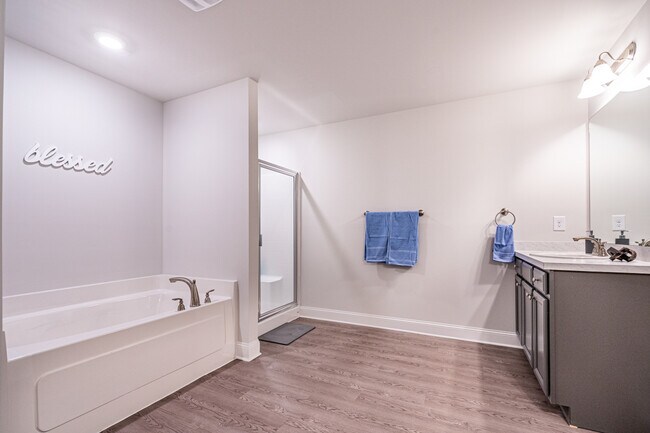 Building Photo - 176 Tybee Dr