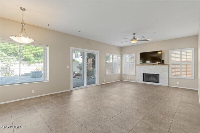 Building Photo - 9416 E Sutton Dr