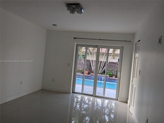 Building Photo - 16867 Royal Poinciana Dr