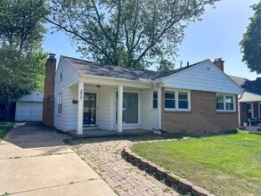 Building Photo - 2610 Albert Dr SE
