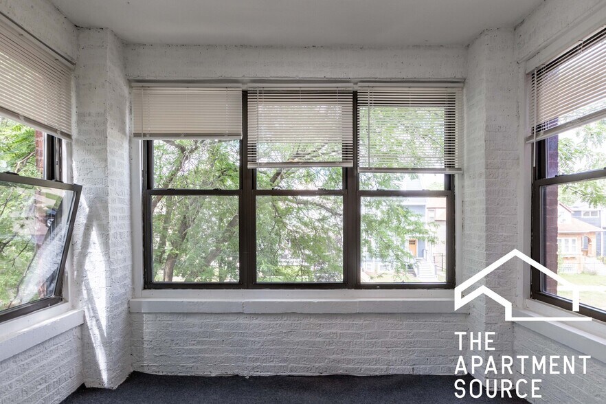 Building Photo - 3823 N Drake Ave