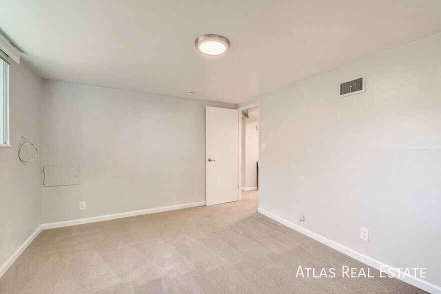 Building Photo - 2475 S Lafayette St