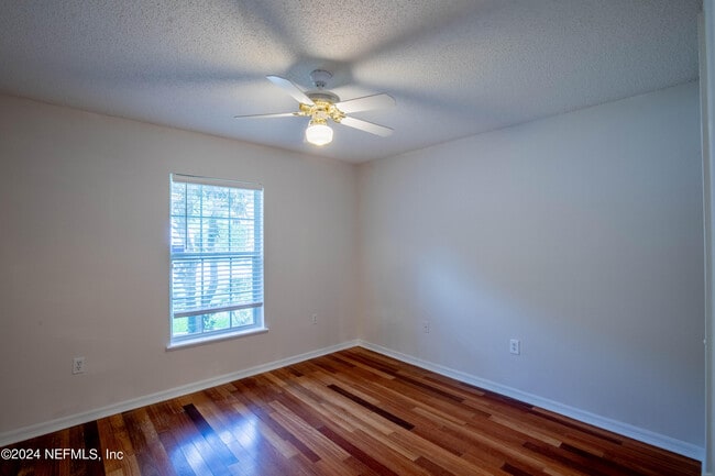 Building Photo - 3158 Ash Harbor Dr E