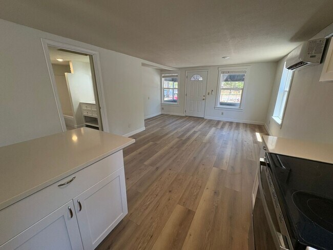 Building Photo - 52563 Doe Ln