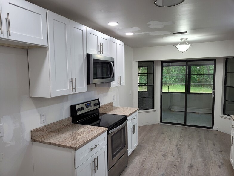 Building Photo - 21 Lemington Ct