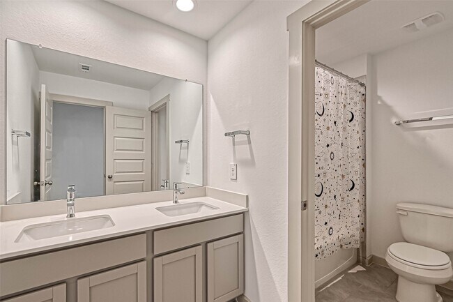 Building Photo - 815 Dahlia Petal Dr