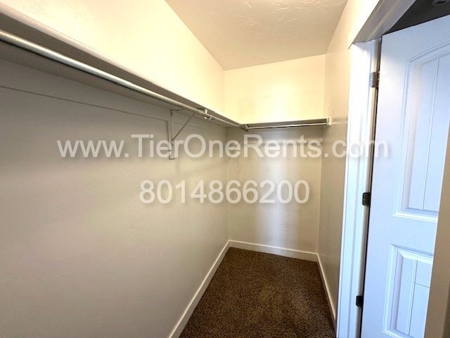 Building Photo - Move in special: $500 off First months rent!
