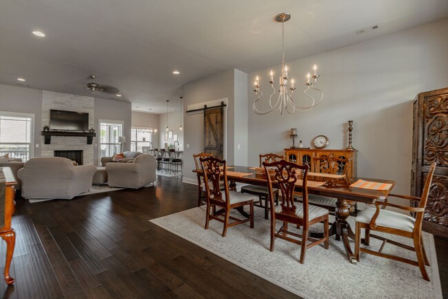 Building Photo - Immaculate 4 Bedroom Home with in Riverwal...