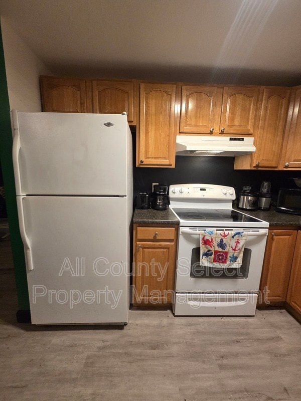 Building Photo - 14 Woodman Way