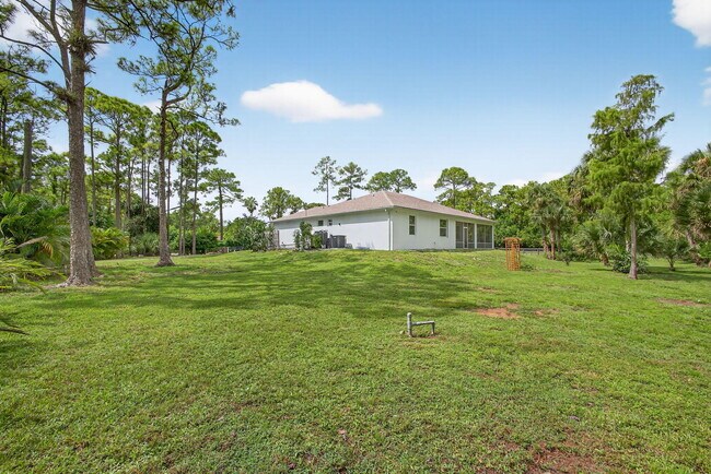 Building Photo - 16215 83rd Pl N