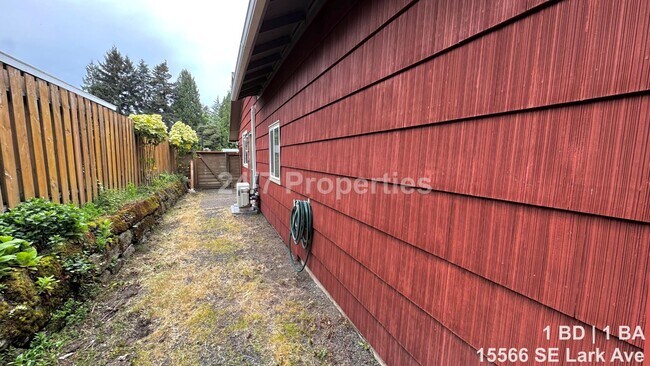 Building Photo - Beautiful 1 BD | 1 BA ADU with Driveway Parking - Milwaukie