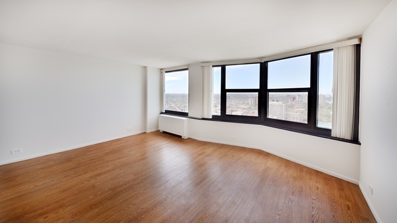 Building Photo - 7447 S South Shore Dr