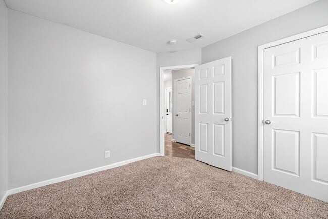 Building Photo - 935 Hugh Hunter Rd