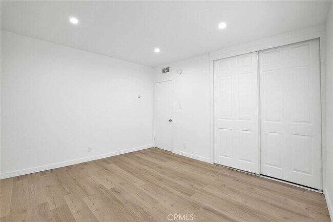 Building Photo - 13018 Valleyheart Dr