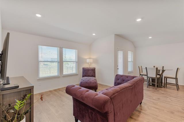Building Photo - 936 English Dr