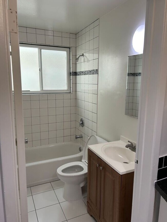 Building Photo - WONDERFULLY LOCATED DWNSTRS 1BD 1BA STUDIO IN OLD TOWN SEAL BEACH!