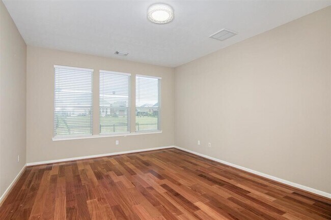 Building Photo - 11215 Burmese Ln