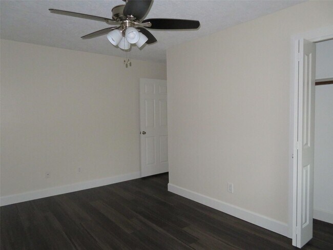 Building Photo - 11619 Bowlan Ln