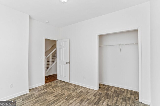 Building Photo - 2145 Hollywood Dr NW