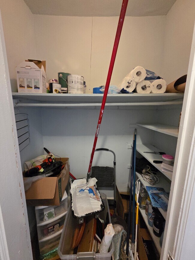 Building Photo - 3010 Wisconsin Ave NW