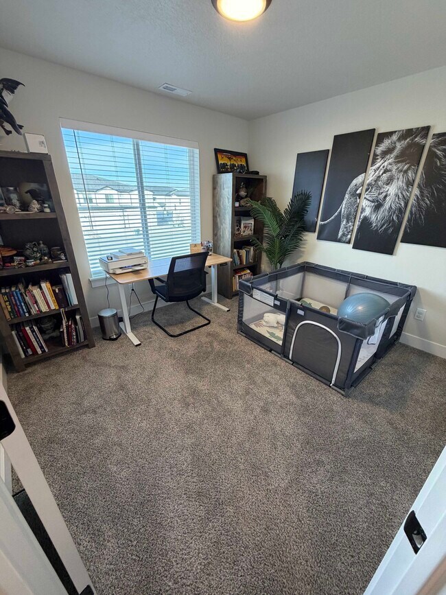 Building Photo - 1162 N 550 W