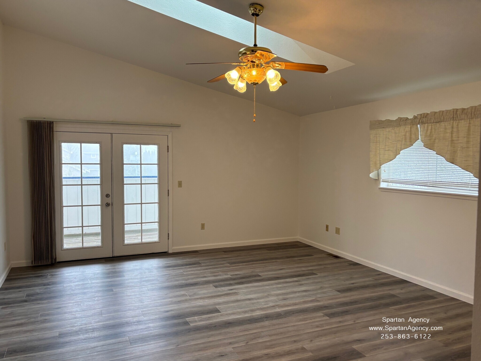 Building Photo - 15310 Main St E