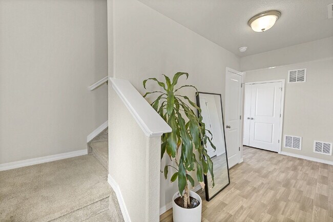 Building Photo - Spacious 3 Bed in Ventana – Open Layout, Fenced Backyard, Community Pool & Gym