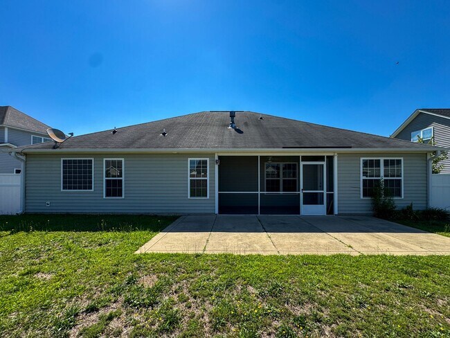 Building Photo - Lovely 4 Bed 2 Bath Home in West Gate