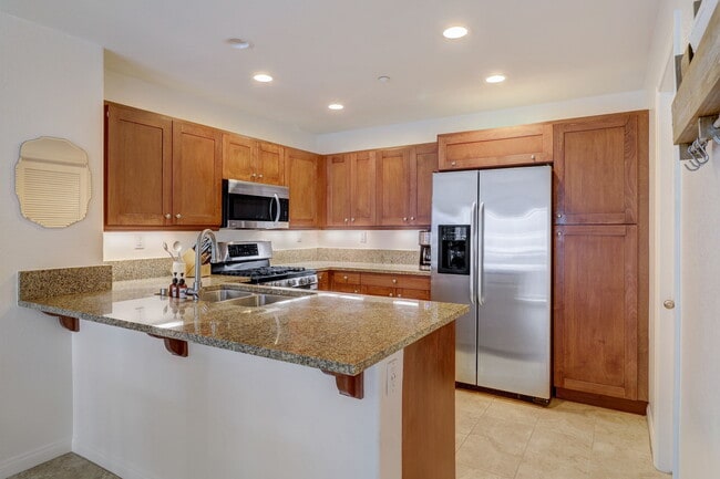 Building Photo - 3504 Shoreline Bluff Ln