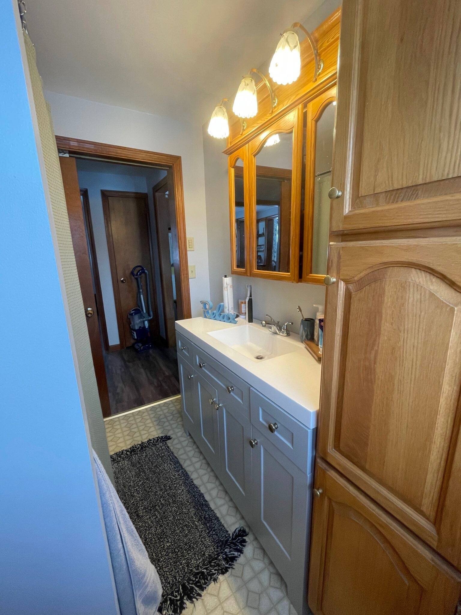 Building Photo - 273 Pond Rd