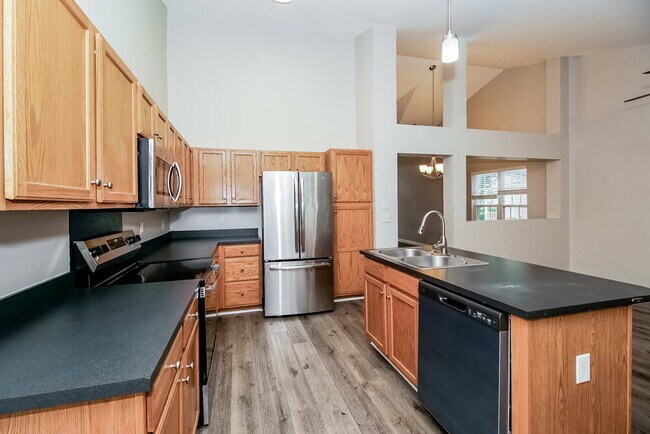 Building Photo - 7007 Duchamp Dr