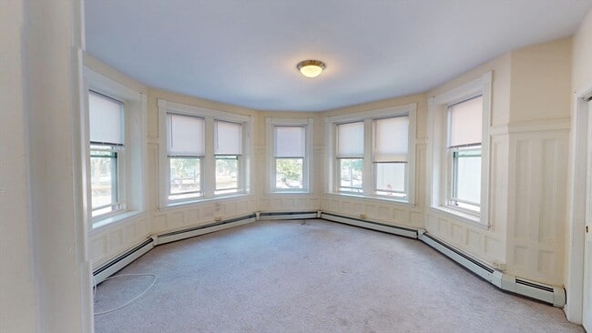 Building Photo - 1405 Beacon St