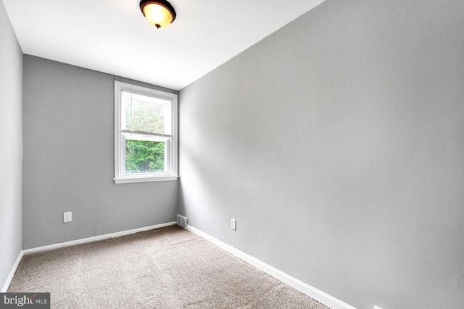 Building Photo - 132 Blanchard Rd